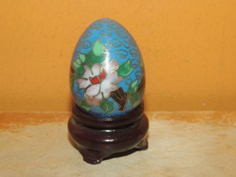 Cloisonné Egg 1.75&quot; wood Stand Cloisonne Floral Blue Enamel Brass China ... - $22.49