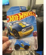 2022 hot wheels J case #69 Rocket Box UU2 - $283.64 MXN