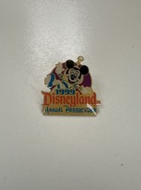 Disneyland Park Mickey Mouse Annual Passholder Hat Lapel Pin 1999 Vintage 1” - £5.42 GBP