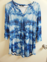 Lily By Firmlana Blue Tyedie Design Medium 3/4 Sleeve #7860 - £14.07 GBP