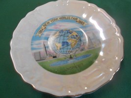Great Vintage Collector Plate- THE 1964-65 WORLDS FAIR..........FREE POS... - $14.44