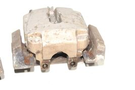 Passenger Right Driver Left Calipers Front AWD Fits 11-16 BMW 528i 77306 image 7