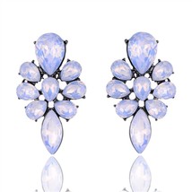 LUBOV 2021 New Elegant Women Piercing Earrings Classic Flower Design Ret... - £6.56 GBP
