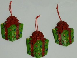 LAST FEW》Present Wrapped in Lights Christmas Tree Ornament Set of 3 - £9.23 GBP