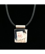 Scrabble Tile Pendant (19.134) - $285.59 MXN
