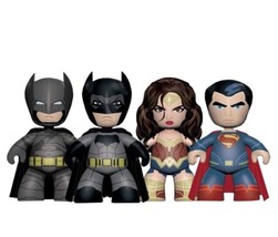 Batman Superman Wonder Woman Mini Figurines Set - £8.84 GBP