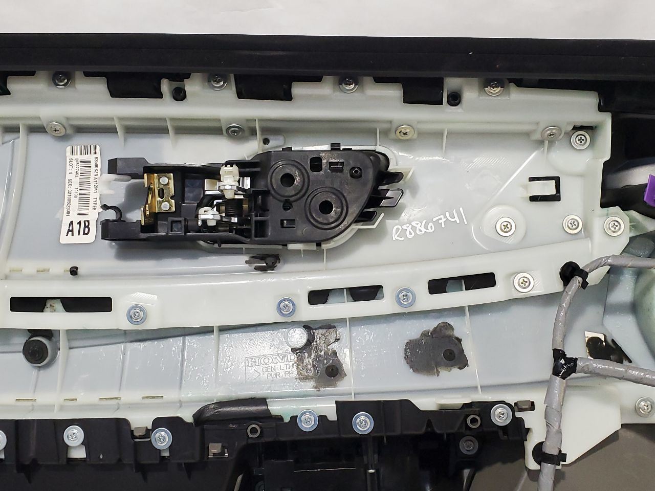2010 Acura ZDX OEM Front Right Door Trim Panel  Item image 12