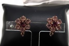 Vtg Gold Tone &amp; Prong Set Pink Rhinestone Cluster Screwback Earrings Uns... - $281.37 MXN