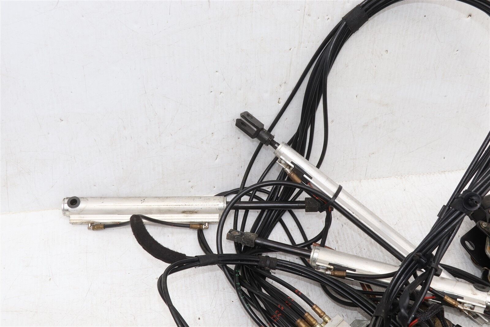 Chrysler Crossfire Convertible Hydraulic Roof Soft Top Pump Motor Rams