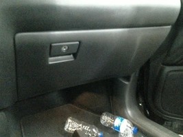 PATHFINDR 2013 Glove Box 1044613901 - $1,082.89 MXN
