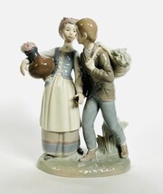 Rare Lladro Spain Porcelain Figurine, Couple Man and Woman Vase and Basket - £241.98 GBP