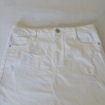 Almost Famous Premium Mid-Rise Women's White Frayed Denim Skirt Size 11 Waist 31 image 15