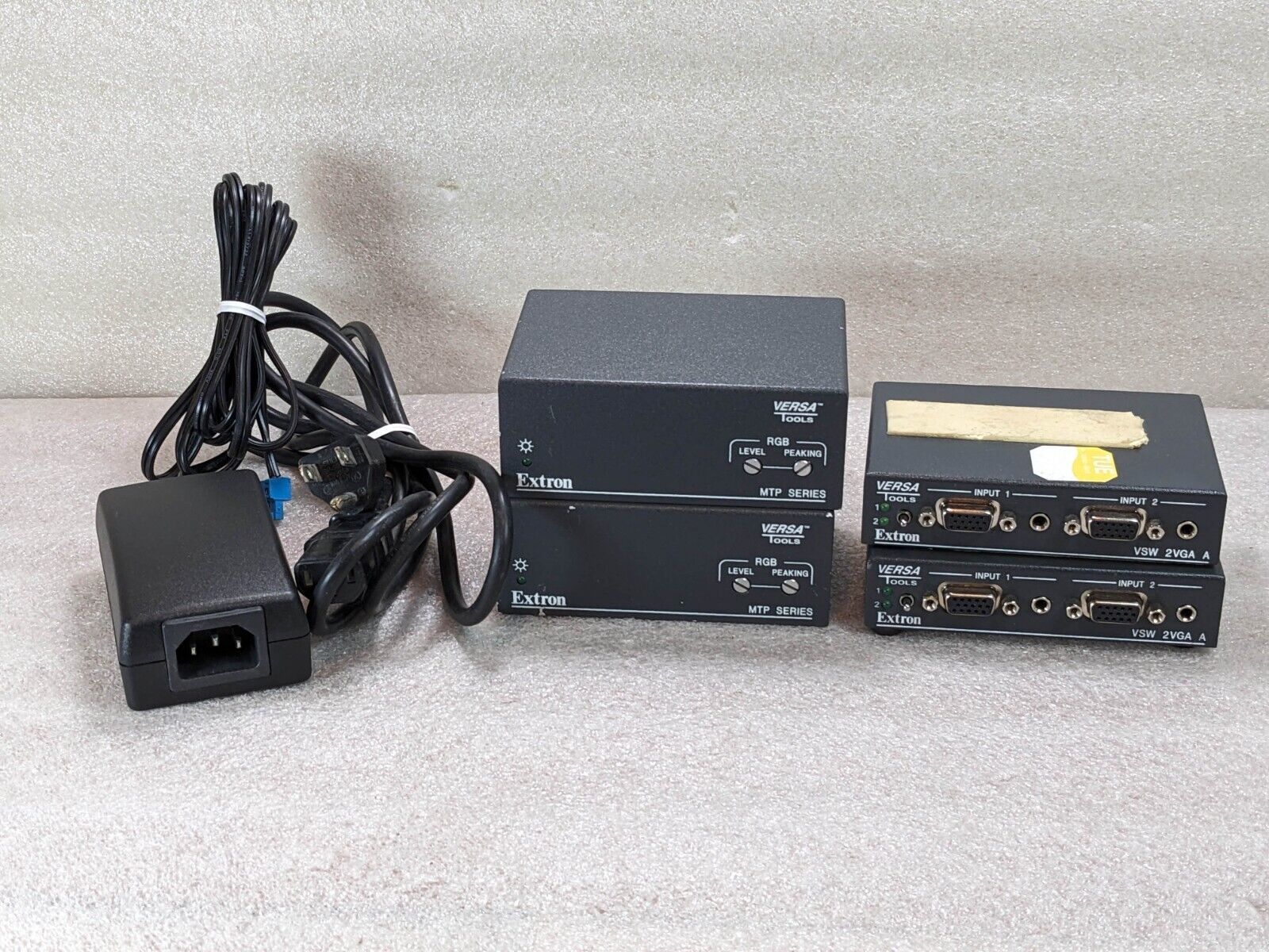 Extron Electronics Versa Tools (2) MTP Series  MTP T R 15HD RS (2) VSW 2VGA A D3  			