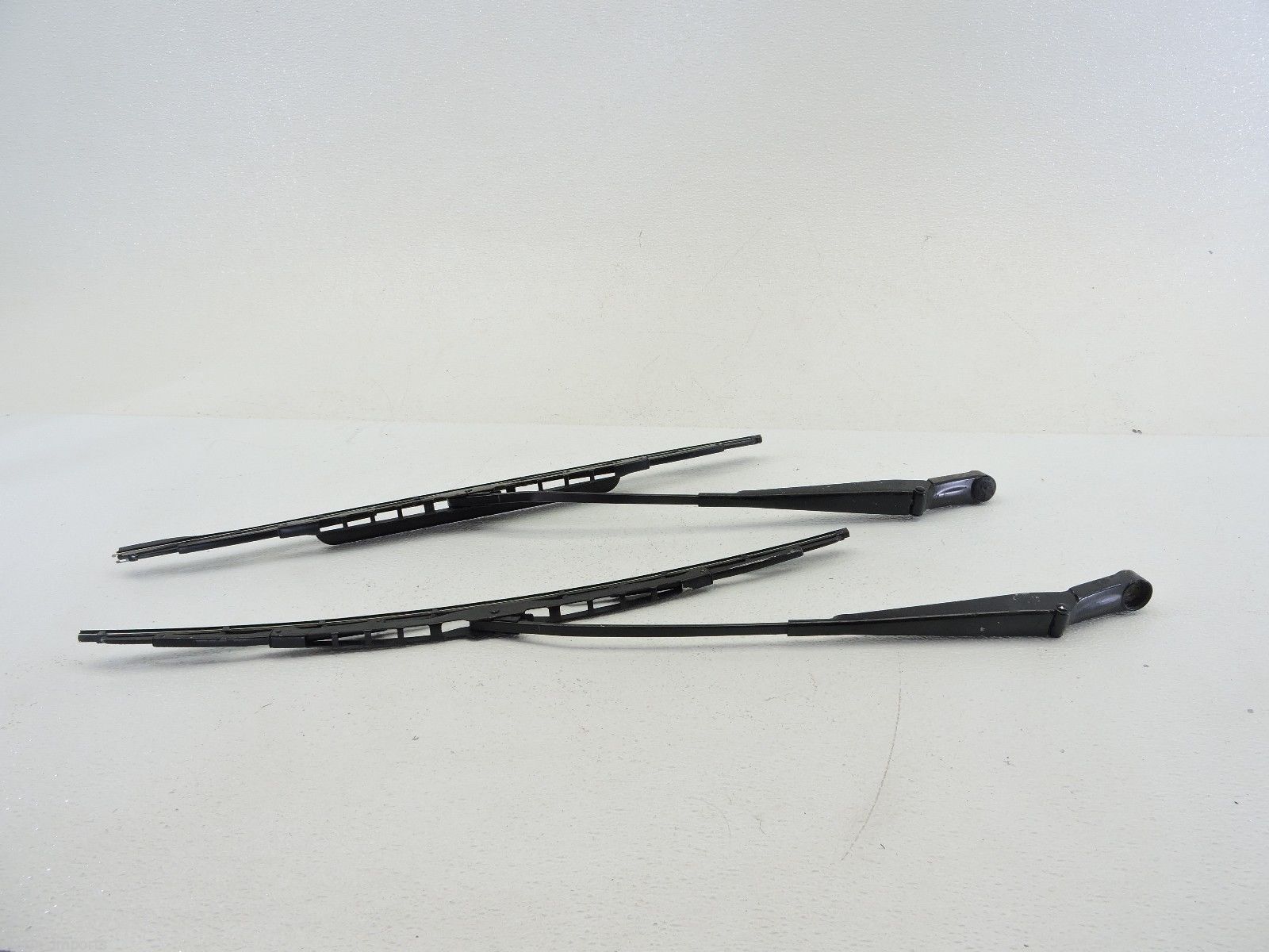 2011 PORSCHE 911 GT3 WINDSHIELD WIPER ARMS ARM PAIR TWO GOOD FACTORY OEM -420 FS - £26.40 GBP