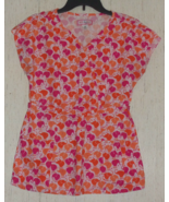 EXCELLENT WOMENS koi by Kathy Peterson CIRCUS ELEPHANTS SCRUBS TOP   SIZ... - $475.54 MXN
