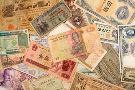 Miscellaneous World Notes. Europe, Asia, Central &amp; South America. 50 Note Lot - £79.32 GBP