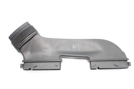 06-13 BMW E90 E91 E92 E93 328I ENGINE AIR INTAKE DUCT E5877 image 8