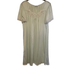 Miss Elaine Green Embroidered Nightgown Size M/L? Vintage Made in USA - £25.57 GBP