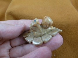 (Y-SNAI-24) tan Snail leaf carving stone gemstone SOAPSTONE PERU little snails - £6.86 GBP