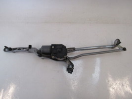 Mercedes W212 E63 E550 windshield wiper motor w/linkage 2128201240 - $37.39