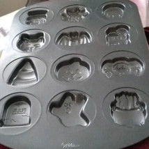 Wilton Novel Halloween 12 Cavity Cake Pan - £12.55 GBP