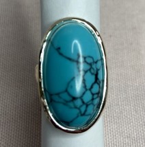 Silver Toned Oval Turquoise Ring Size 9 - £14.89 GBP