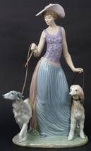 Lladro 01005802 Elegante Promenade New in box - $1,138.50