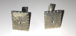 Gold Tone Vintage 1950’s-1960’s Style Pair Of Square Shaped Cufflinks - $215.66 MXN