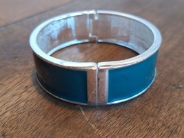 VTG Dark Turquoise Enamel Hinged Magnetic Bracelet Silver tone Chunky Br... - £6.50 GBP