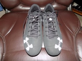 Under Armour Natural Low Baseball Cleat Black/White Size 5.5 Youth NWOB - £23.25 GBP