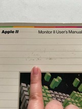 Vintage 1982 Macintosh Mac Apple II Computer Monitor II Users Manual Inf... - $39.99