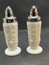 Vintage Milk Glass Salt &amp; Pepper Shakers Paneled Grape w/Metal Lids West... - $182.08 MXN