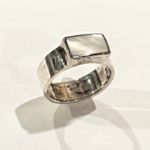 Solid 925 Sterling Silver Mother of Pearl Ring Contemporary Style Surround Sz 7 - £9.68 GBP