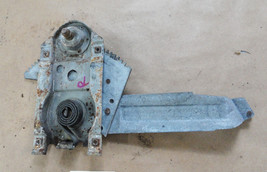 68-72 Chevelle GTO Cutlass Door Window Regulator MANUAL REAR RH 05640 - $760.30 MXN