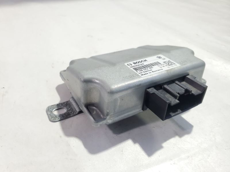 2018 Maserati Levante OEM 56029583 Volt Stabilzer Control Module  Item image 4