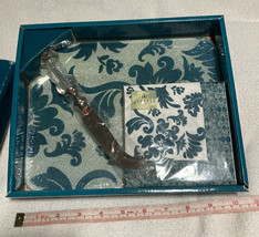 Damask 3-Piece Glass Cutting Board Set - Hostess Set w/ Knife, Board, &amp; Napkins - £7.11 GBP