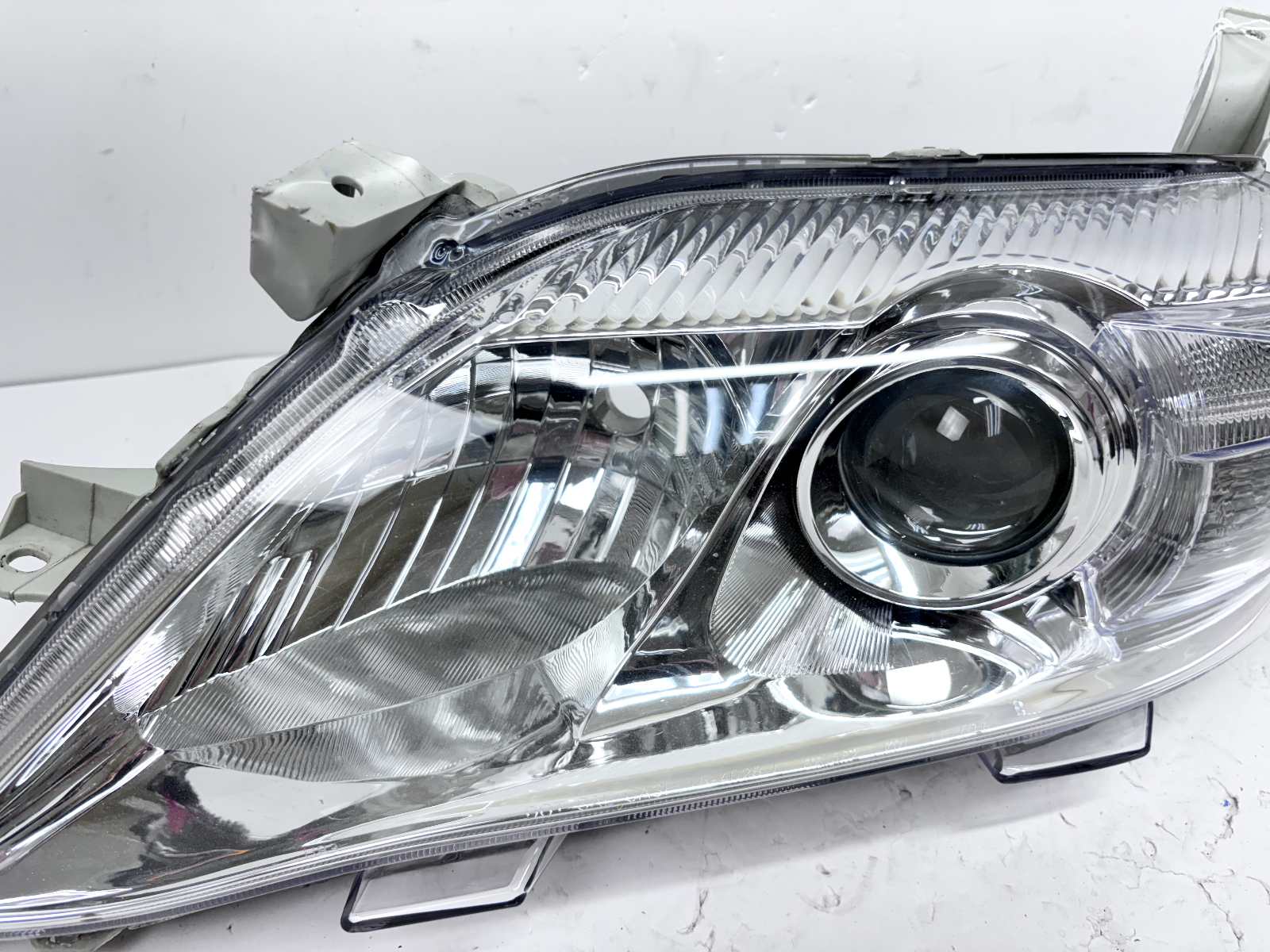 nice all tabs for 2010 2011 toyota camry front left headlight Item image 11
