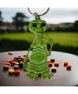 E.T. The Extra Terrestrial Vintage 1980s Movie Keychain Metal Green Blue... - $272.22 MXN