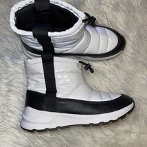 GUESS Outmost2 ankle bootie white/black. Sz 8 NEW - £82.18 GBP
