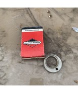 Genuine Briggs &amp; Stratton 261242 Eccentric OEM 692891 - $280.60 MXN