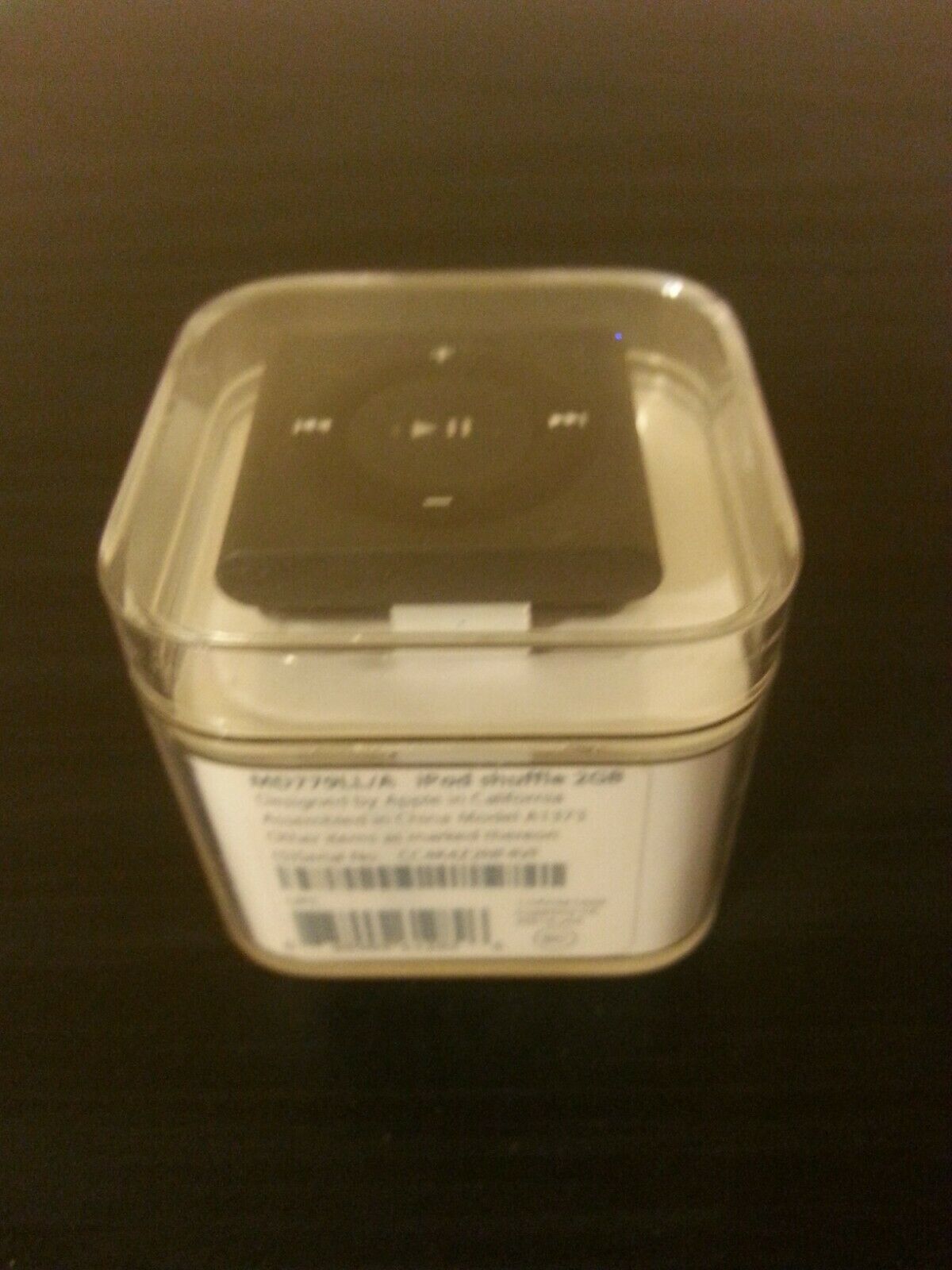 Apple iPod Shuffle 4th Generation Slate, 2GB, MD779LL/A (Worldwide Shipping) - £140.16 GBP