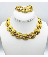 Vintage Textured Gold Tone Necklace Bracelet Set - $48.89 CAD