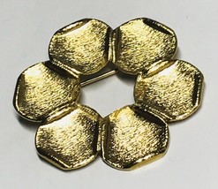 Nice Vintage Brushed Gold Flower Brooch Pin - £12.01 GBP