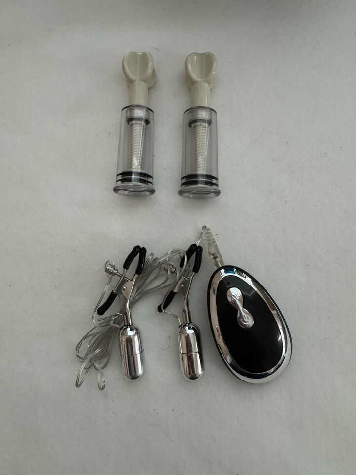 Vibrating Nipple Clamps With Nipple Suckers Clit Clip SM Bondage Sex toy... - $23.23