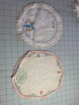 Vintage hand embroidered and Crocheted doily set of two #41H - £7.01 GBP