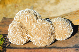 Desert Rose Selenite Large Crystal Cluster 290g for Energy Healing Home Decor - £30.37 GBP