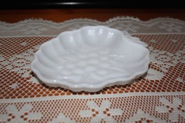 Vintage Milk White Glass Shaped Dish with Grapes - £3.95 GBP