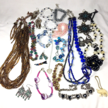 Costume Jewelry Lot 1.4 lbs Modern Wearable Bracelets Necklaces Earrings 2F - $16.00