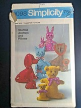 Simplicity 9098 Stuffed Animals & Pillows Sewing Pattern Vintage 1970 CUT - $6.85
