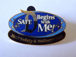 Disney Trading Brooches 56306 DLR - Member Cast - Security / D Begins With Me... - $14.16